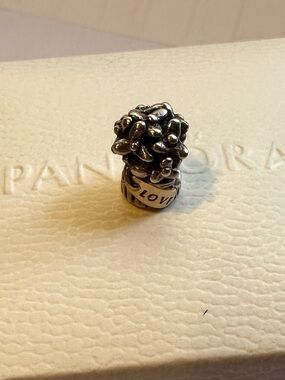 RETIRED Pandora "Love Bouquet" charm (790441)  14K banner 925 ALE maker's mark